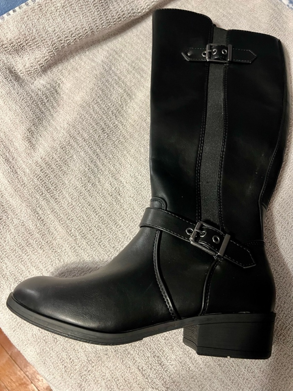 White Mountain Black Block Heel Boots